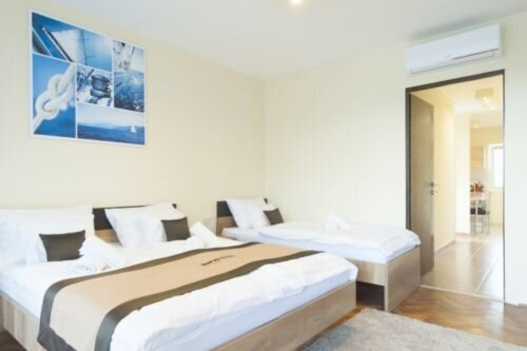 Bierlak Apartman House